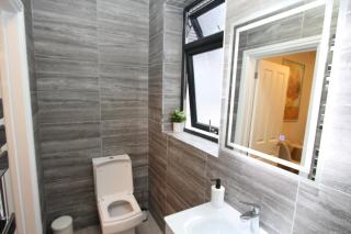 Luxury Studio Flat In London - 2