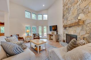 Ski-in Condo with Hot Tub on Burke Mtn Slopes! - East Burke - 8