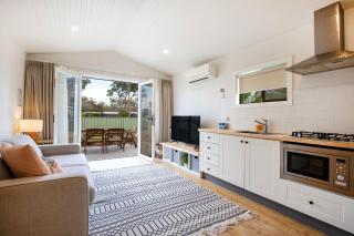 Watts Haus Pet Friendly 5 Mins Walk to Beach - Callala Beach - 1