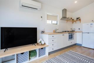 Watts Haus Pet Friendly 5 Mins Walk to Beach - Callala Beach - 3