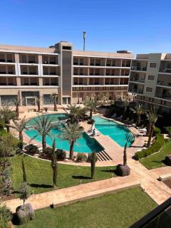 Appartement pour les familles , superbe vue sur la piscine - 2