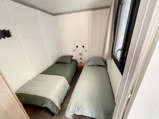 Chalet standing, 6 couchages, piscine chauffée, terrasse privée, proche plage et commerces - FR-1-361-520 - 9