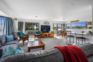 Coastal Oasis - Papamoa Beach Holiday Home - Papamoa - 3