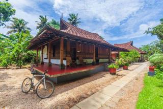 StayVista at La Riva Heritage Villa with Bicycle - Alappuzha - 9