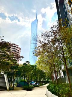 Infinity pool KL Tower View Bukit Bintang Netflix at Robertson - 3