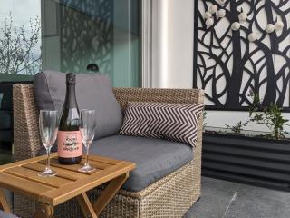 Spectacular Sunset Hideaway BestView St Kilda boutique self-contained luxury apartment - Melbourne - 7