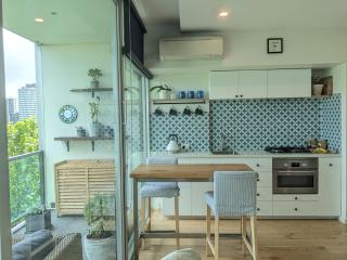 Spectacular Sunset Hideaway BestView St Kilda boutique self-contained luxury apartment - Melbourne - 9