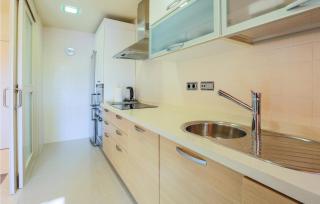 Lovely Apartment In Los Alcázares - 4