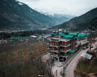The 14 Gables, Shanag, Manali - Balcony Rooms - Mountain Views - Pet Friendly - Crown Palace - 0