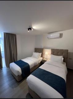 Red Carpet Hotel & Suites - 1