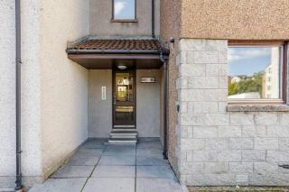 Summit Central - Quiet 2BR Flat WiFi Parking - Aberdeen - 1