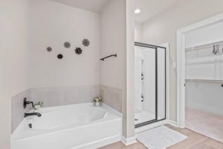 Stunning Townhouse by LSU - 5