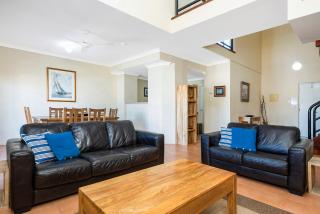 Ocean Sunsets - 2 bedroom converted warehouse apartment - 3