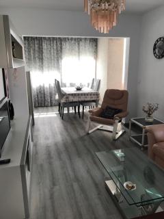 Benidorm apartamento recién reformado cerca de la playa con dos piscinas y pista de tenis. - Benidorm - 1