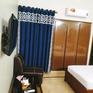 GULSHAN PALACE Near AghaKhanHospital ExpoCenter Airport - 4