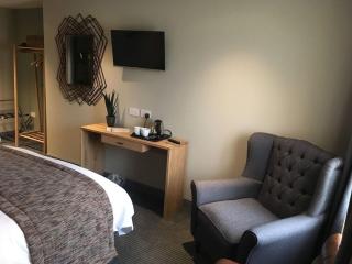 The New Hobbit Hotel Rooms - Halifax - 3