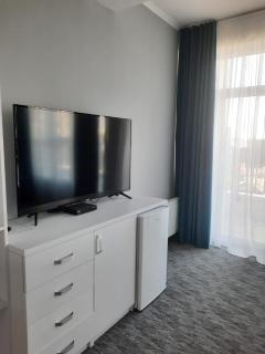 Glass Cube Hotel - 1