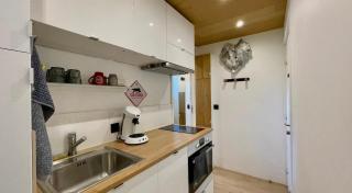 Studio rénové avec terrasse Sud idéalement situé - 9