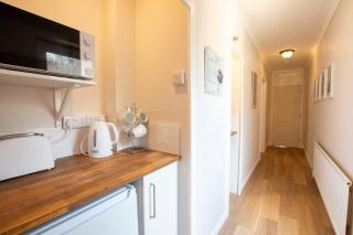 Cosy Annex, Close to Beach with Parking - 2
