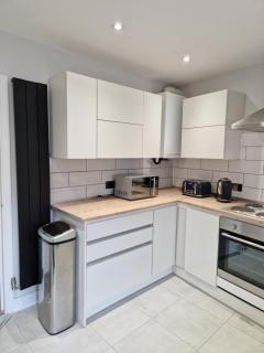 Stylish 2 bed home- short walk to Tottenham Stadium/Stations - Londen - 5