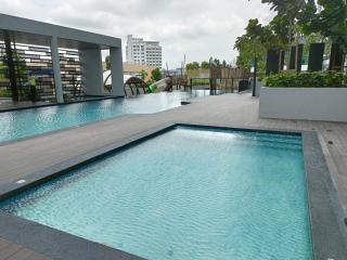 Sky Trees Your Perfect Gateway with Pool & Facilities - Johor Bahru - 4