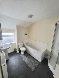 The Dublin Packet Apartment - Holyhead - 5
