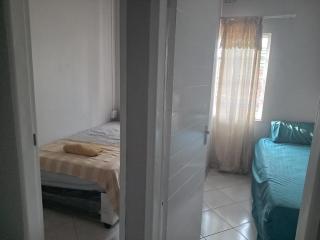 Las Palmas Day & Night Guest House - 6