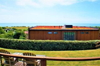 Stylish Seaview House with Hot Tub - 4