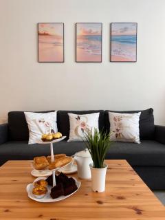 Luxury & Glamorous Suite#Georgetown#InfinityPool#2 BR, Living Room with Double Bed - George Town - 3