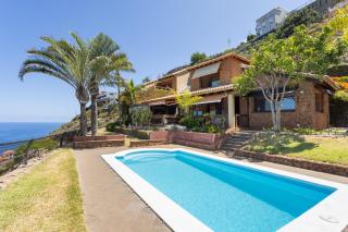 Villa Serena del Mar, Lujo con vistas al mar y Piscina Climatizada - Tacoronte - 0