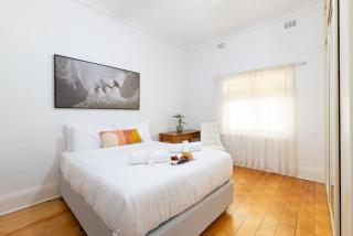 Charming 3-Bedroom Sandstone Haven with free wine - Kensington and Norwood - 2