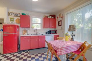 Vintage Charlevoix Home with Deck Near Round Lake! - Charlevoix - 8