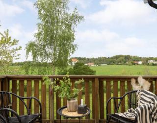 Comfortable guest rooms with fully equipped kitchen and cosy living room. - Ödsmål - 3