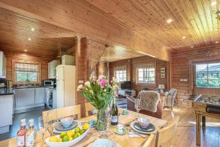 Scandi Cabin in Heart of Anglesey with Parking - Llanfairpwllgwyngyll - 3