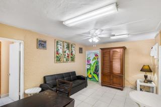Yours for the asking- Cozy, Caribbean, condo condo - 8