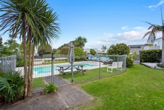 Castor Bay Escape - Auckland Seaside Suburb - Pool - Auckland - 3