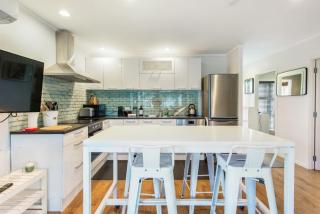 Castor Bay Escape - Auckland Seaside Suburb - Pool - Auckland - 1