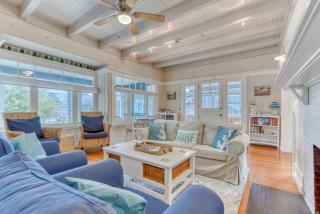 Oceans Away - Seaside - 4