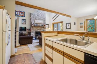 Spacious townhouse located in Killington,close to shops & night clubs Colony - Killington - 2