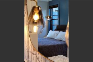 Luxurious Station House Suite B - 8