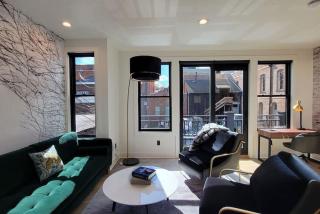 Luxurious Station House Suite B - 7