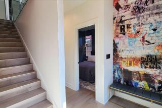 Luxurious Station House Suite B - 2