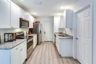 Inviting Ocklawaha Home with Porch Ideal Location! - Ocklawaha - 8