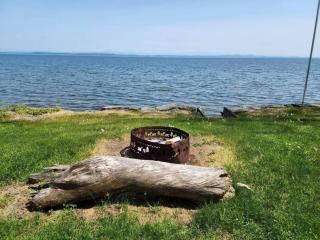 Stunning views of Lake Champlain - Willsboro - 8
