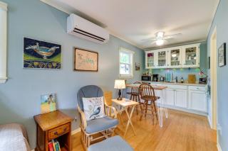 Lakefront Cottage by Little Golden Gate Bridge - Eureka Springs - 7
