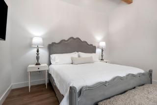 The Stables Suite One - Fredericksburg - 1