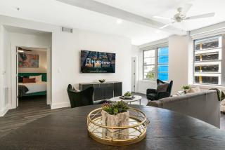 Spacious Luxury 4BR Condo Moments from French Quarter - Nueva Orleans - 1