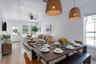 Luxury Escape at The Noir: 3BR, Hot Tub, & Steps from Main St! - Fredericksburg - 5