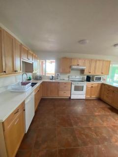 Sunshine Coast Vacation Homes - Roberts Creek - 3