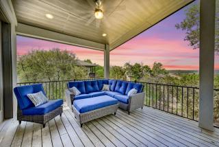 Upscale 5BR Home on Lake Travis with HotTub & Lake Views - Lago Vista - 7